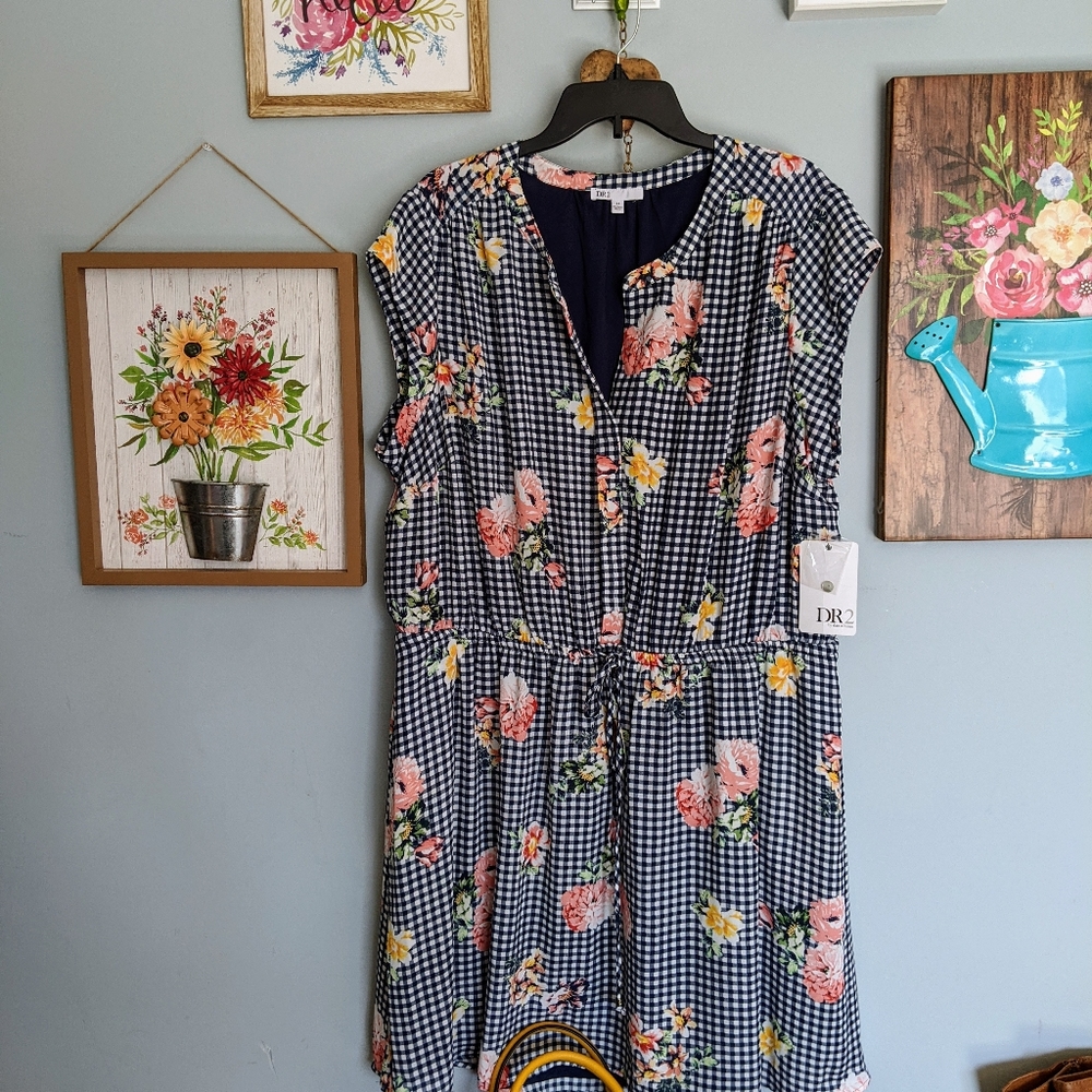 Size 3X Navy & White checkered Floral print dress